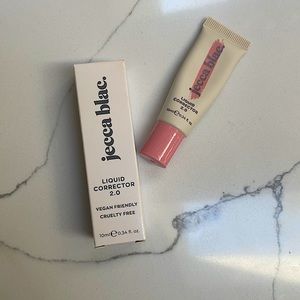 JECCA BLAC liquid corrector